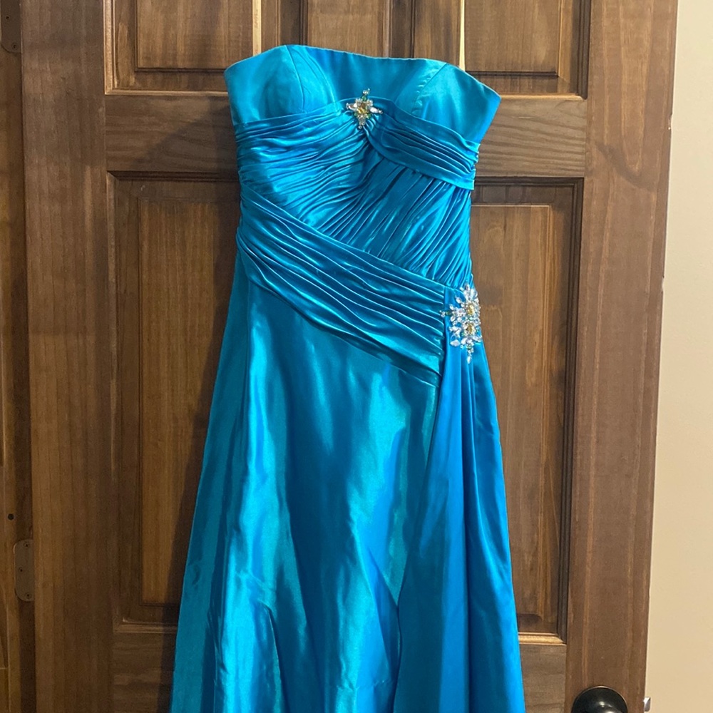 Ladies blue prom dress strapless size 4